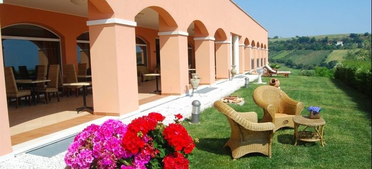 Hotel Villa Susanna Degli Ulivi:  MARTINSICURO - TERAMO