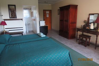 Hotel Norma Jeanes Lake View Resort:  MASVINGO