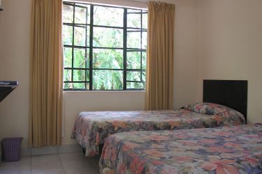 Hotel Norma Jeanes Lake View Resort:  MASVINGO