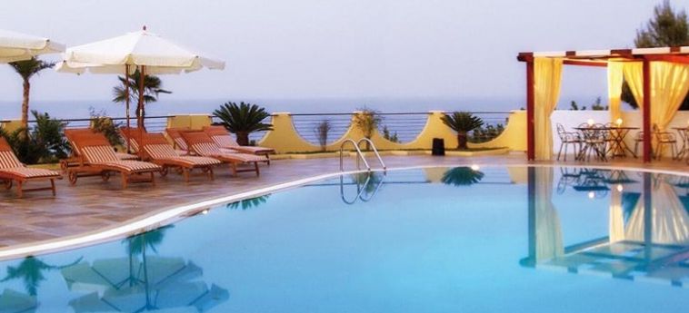 Hotel Baia Dei Faraglioni Beach Resort:  MATTINATA - FOGGIA