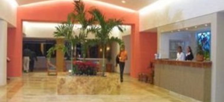 Hotel Las Flores Beach Resort:  MAZATLAN