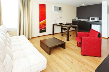 Hotel Holiday Inn Express & Suites Medellin:  MEDELLIN