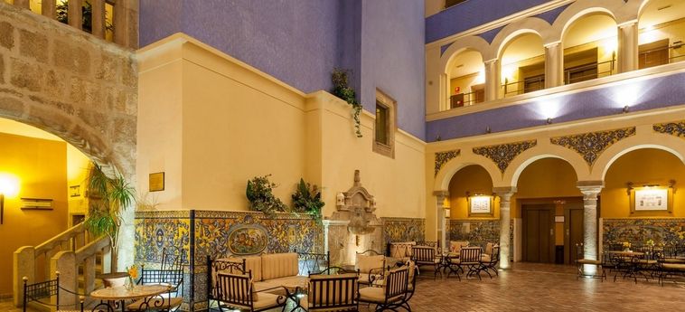 Hotel Ilunion Mérida Palace:  MERIDA