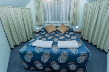 Hotel Beach Cabins Merimbula:  MERIMBULA