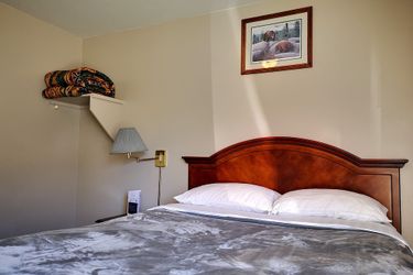 Hotel Ranchland Villa Motel:  MERRIT