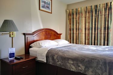 Hotel Ranchland Villa Motel:  MERRIT