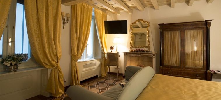 Hotel Santa Marta Suites:  MILAN