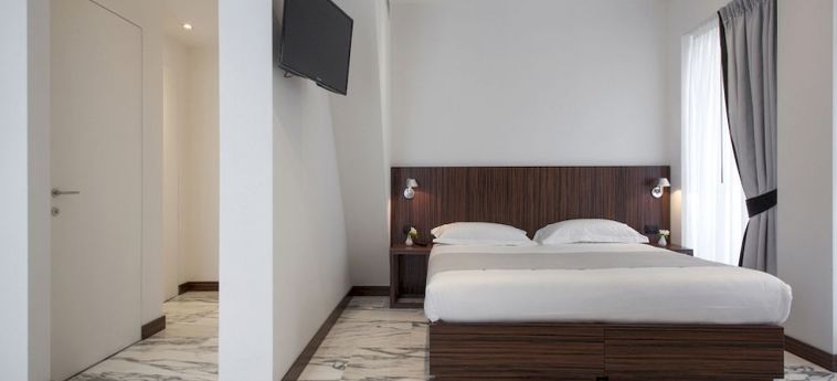 Hotel My Bed Montenapoleone:  MILAN