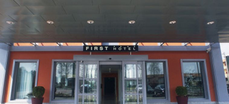 Hotel First:  MILANO