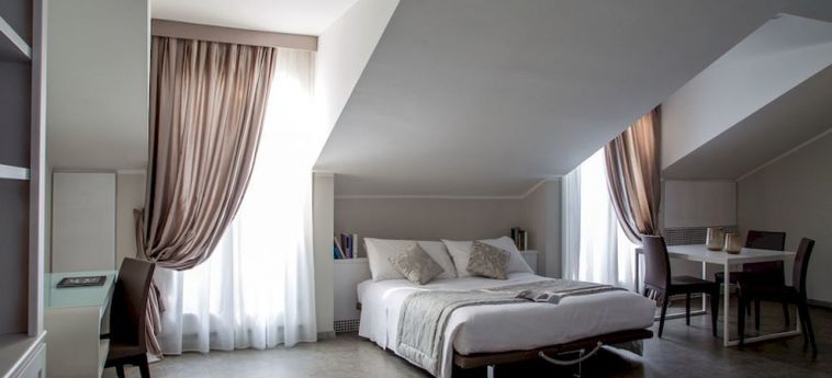 Hotel Montenapoleone Suites:  MILANO