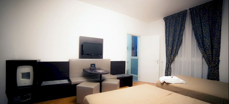New Generation Hostel Chic Sempione:  MILANO