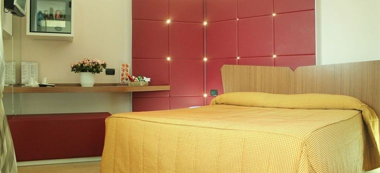 Hotel Futura Motel:  MILANO