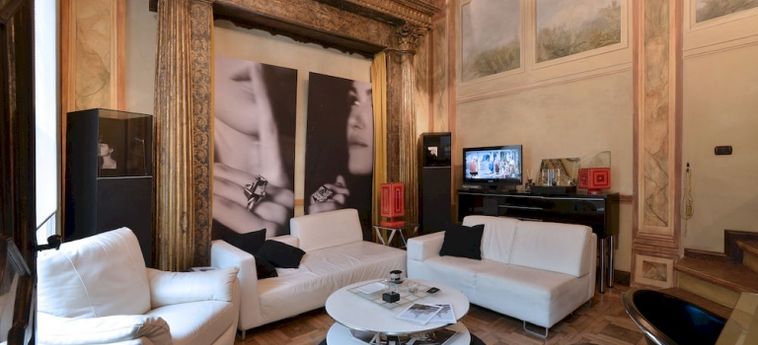 Heart Milan Apartments - Duomo:  MILANO