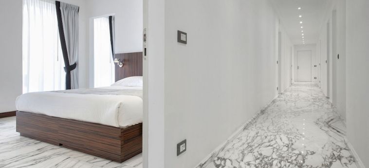Hotel My Bed Montenapoleone:  MILANO