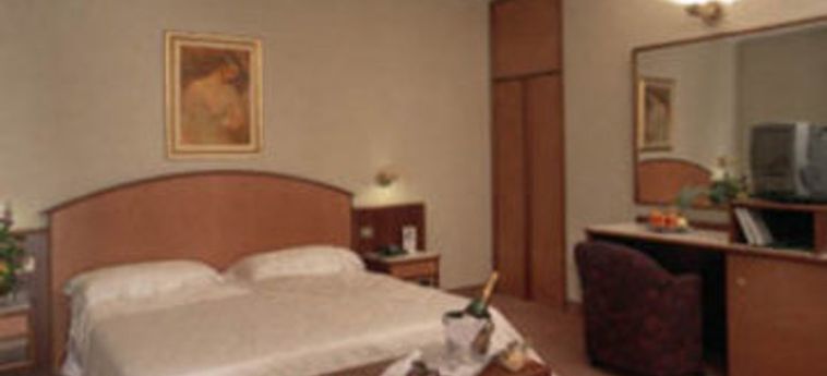 Hotel Concorde:  MILANO