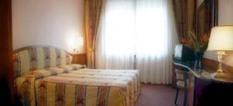 Hotel Romana Residence:  MILANO