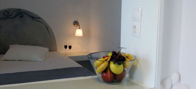 Adamas Hotel:  MILOS