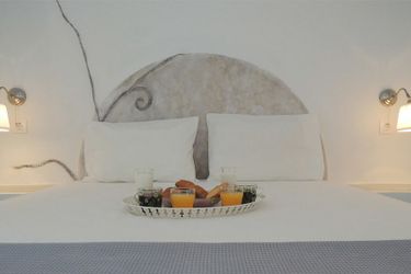 Adamas Hotel:  MILOS