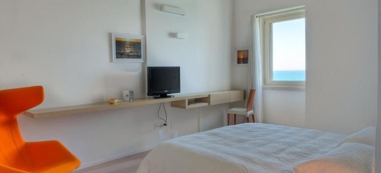 Hotel Moma Suites Private Beach:  MOLFETTA - BARI