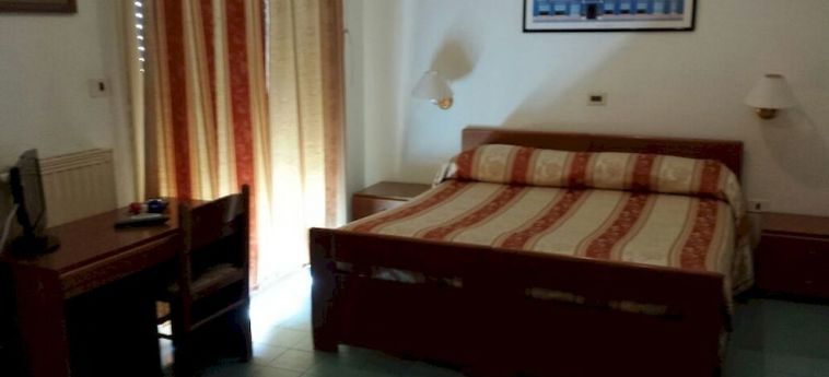 Hotel International Resort Mondragone - Caserta: Photo 