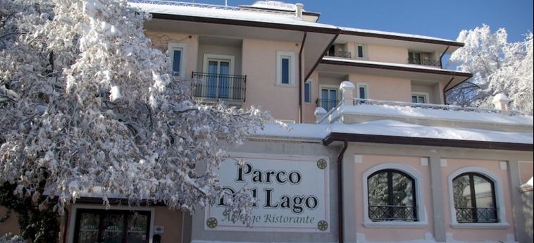 Hotel Parco Del Lago:  MONTECOPIOLO - PESARO E URBINO