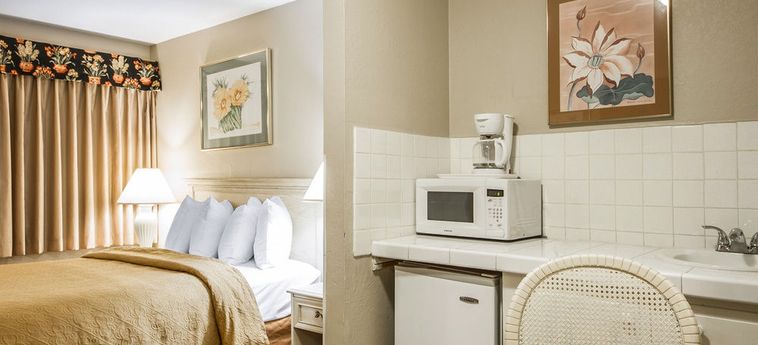 Hotel Scottish Fairway Inn:  MONTEREY (CA)