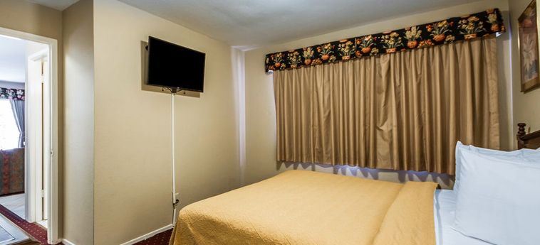 Hotel Scottish Fairway Inn:  MONTEREY (CA)