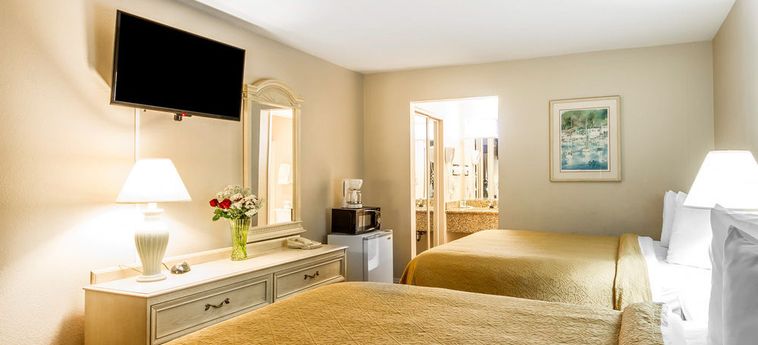 Hotel Scottish Fairway Inn:  MONTEREY (CA)