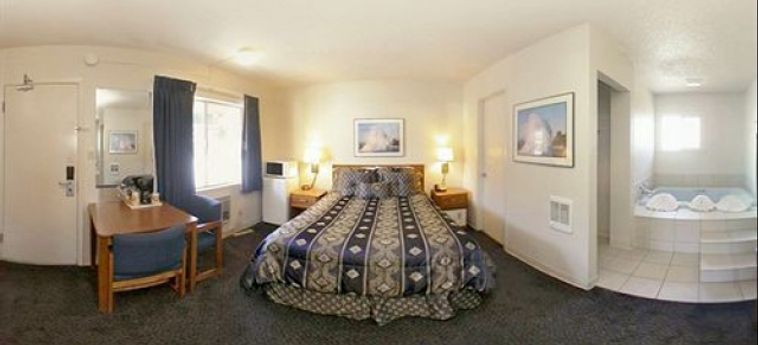 Surestay Hotel By Best Western Seaside Monterey:  MONTEREY (CA)