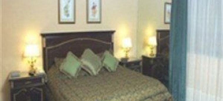 Hotel Santa Rosa Suites:  MONTERREY