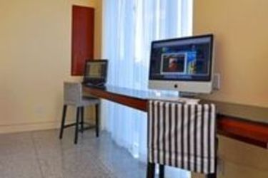 Holiday Inn Express Hotel & Suites Montreal Airport:  MONTREAL-DORVAL