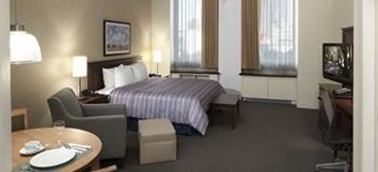 Le Square Phillips Hotel And Suites:  MONTREAL