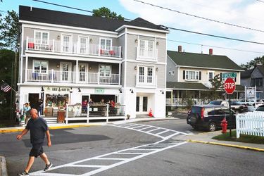 Acadia Hotel-Downtown:  MT DESERT ISLAND (ME)