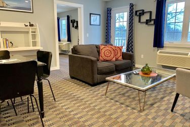 Acadia Hotel-Downtown:  MT DESERT ISLAND (ME)