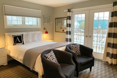 Acadia Hotel-Downtown:  MT DESERT ISLAND (ME)