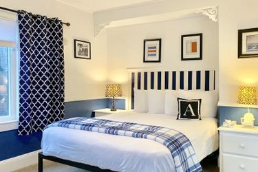 Acadia Hotel-Downtown:  MT DESERT ISLAND (ME)