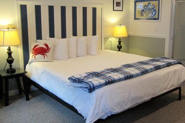 Acadia Hotel-Downtown:  MT DESERT ISLAND (ME)