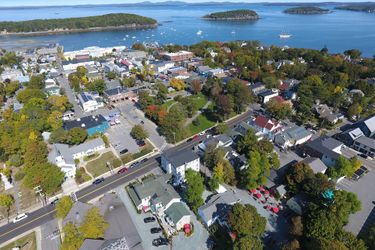 Acadia Hotel-Downtown:  MT DESERT ISLAND (ME)