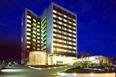 Ramada Powai Hotel & Convention Centre:  MUMBAI