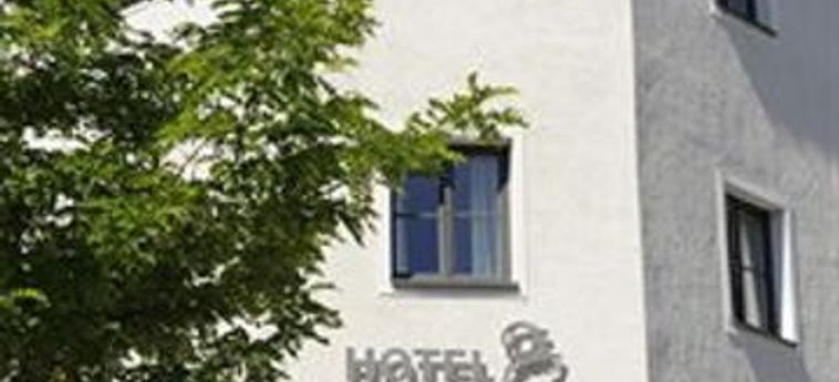 Hotel Blauer Bock:  MUNICH