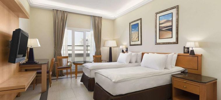 Hotel Ramada By Windham Qurum Beach:  MUSKAT