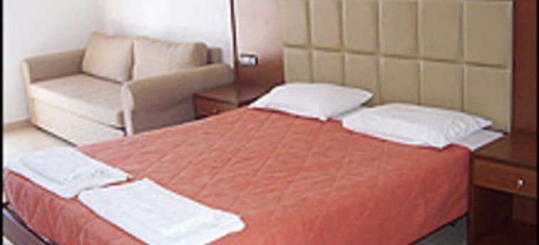 Hotel Petinaros Complex:  MYKONOS