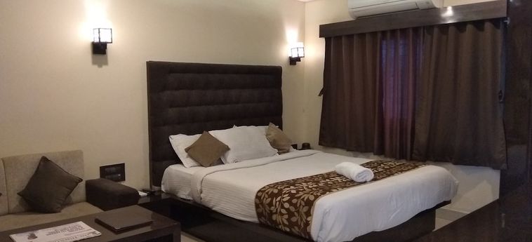 Hotel JK ROOMS 127 HOTEL PARASHAR CHECK IN