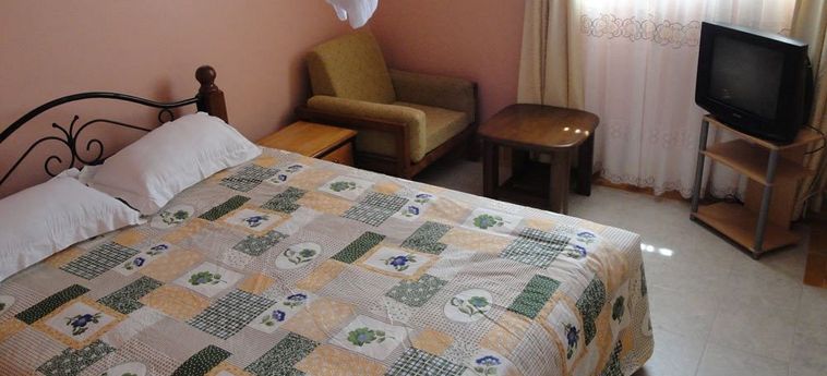 Hotel Acacia Gardens Homestay:  NAIROBI