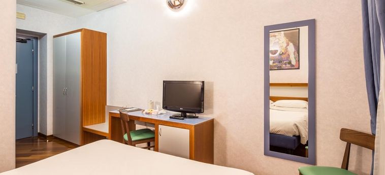 Hotel Best Western Plaza:  NAPLES AND SURROUNDINGS
