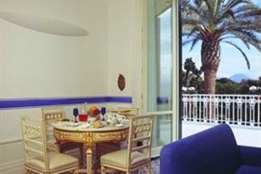 Hotel Villa Marechiaro:  NAPLES AND SURROUNDINGS