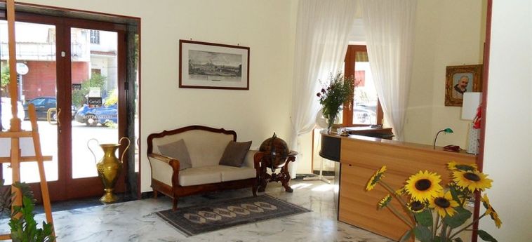 Hotel Astoria Pompei:  NAPLES AND SURROUNDINGS