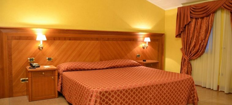 Hotel Giulia:  NAPLES AND SURROUNDINGS