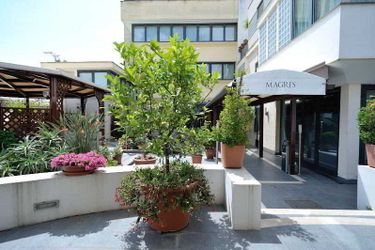 Hotel Magri's:  NAPLES AND SURROUNDINGS