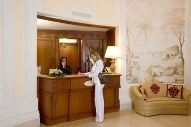 Hotel Palazzo Alabardieri:  NAPLES AND SURROUNDINGS